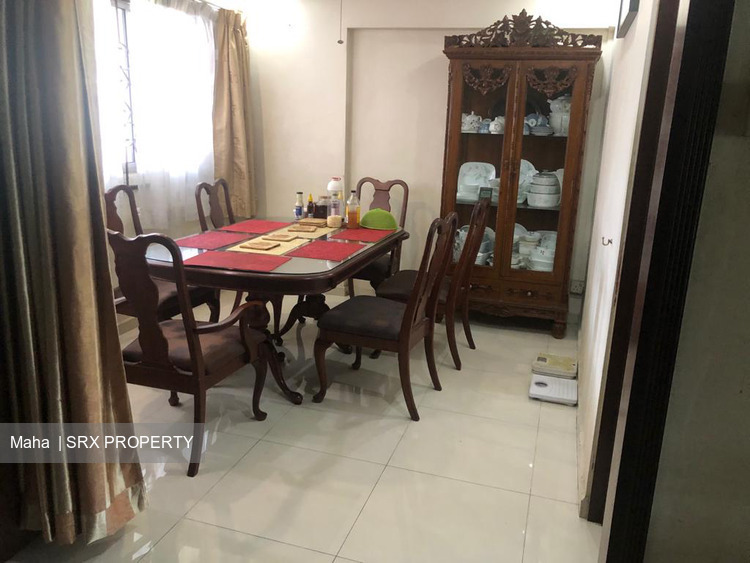 Blk 547 Jurong West Street 42 (Jurong West), HDB Executive #232939481